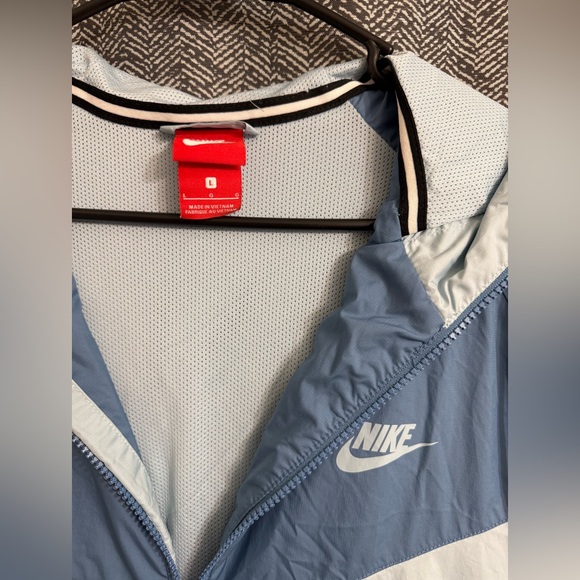 Nike Men’s Sportswear Windrunner Windbreaker Jacket - Picture 3 of 3